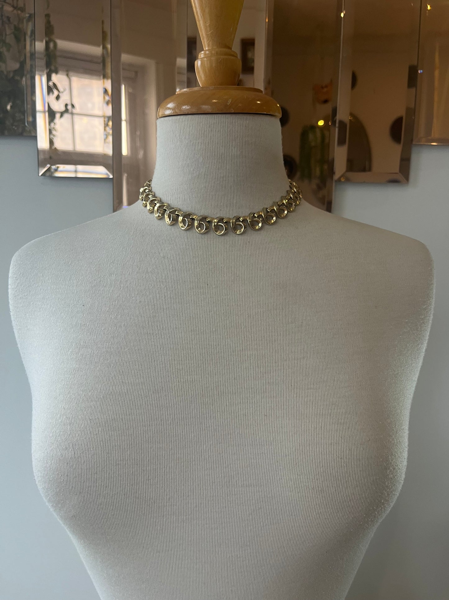 Vintage Trifari Gold Tone Scroll Link Choker Necklace