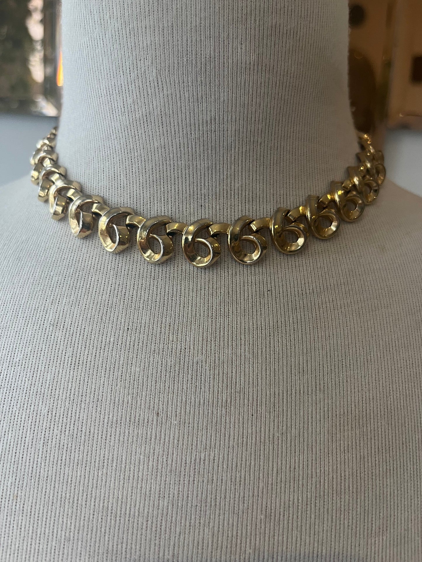 Vintage Trifari Gold Tone Scroll Link Choker Necklace