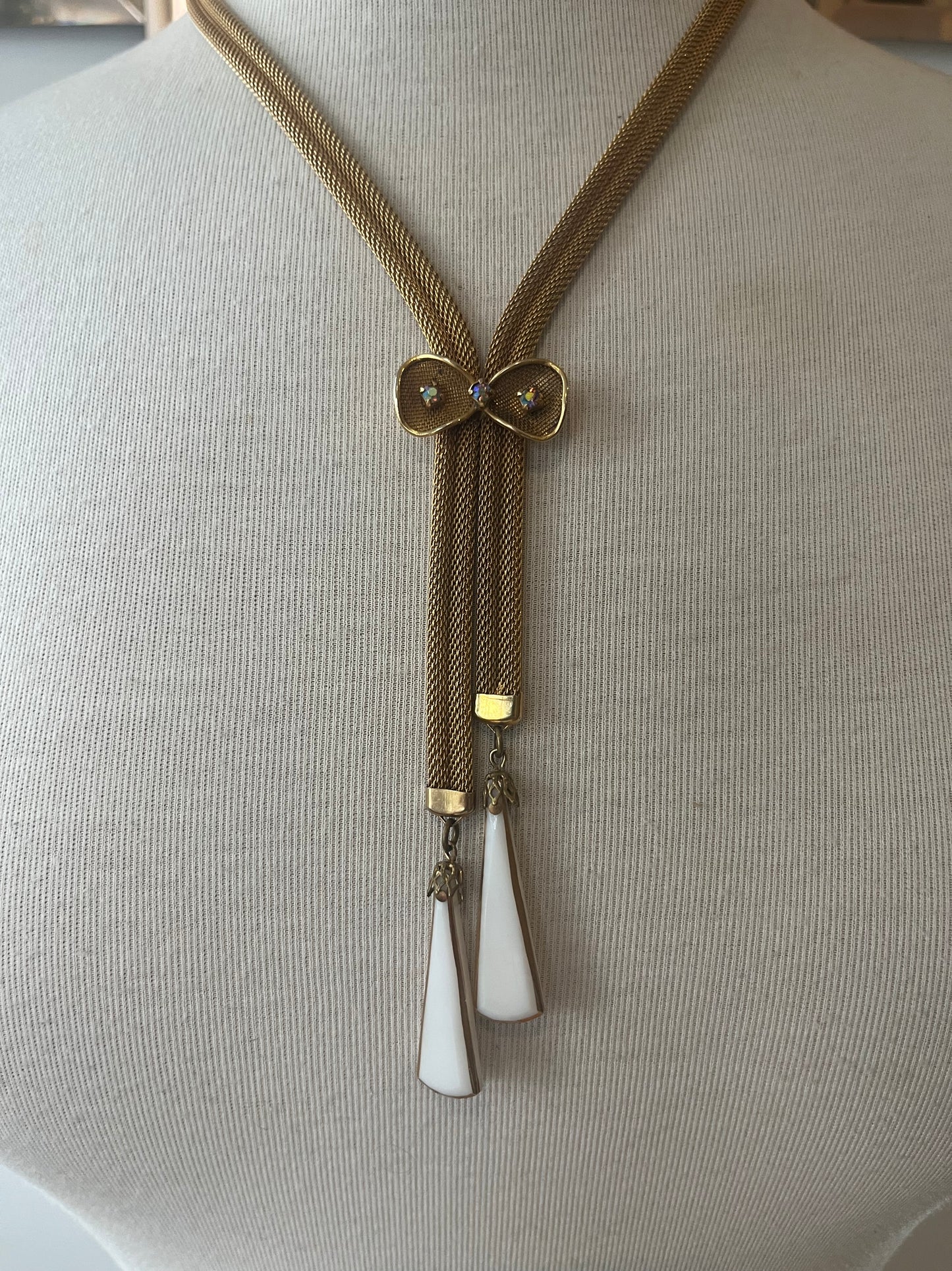 Vintage Gold-Tone Mesh Lariat Necklace