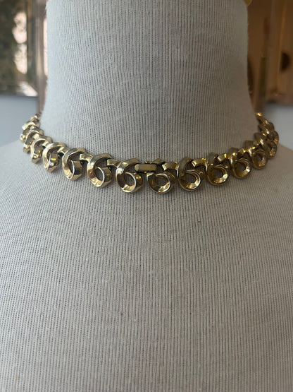 Vintage Trifari Gold Tone Scroll Link Choker Necklace