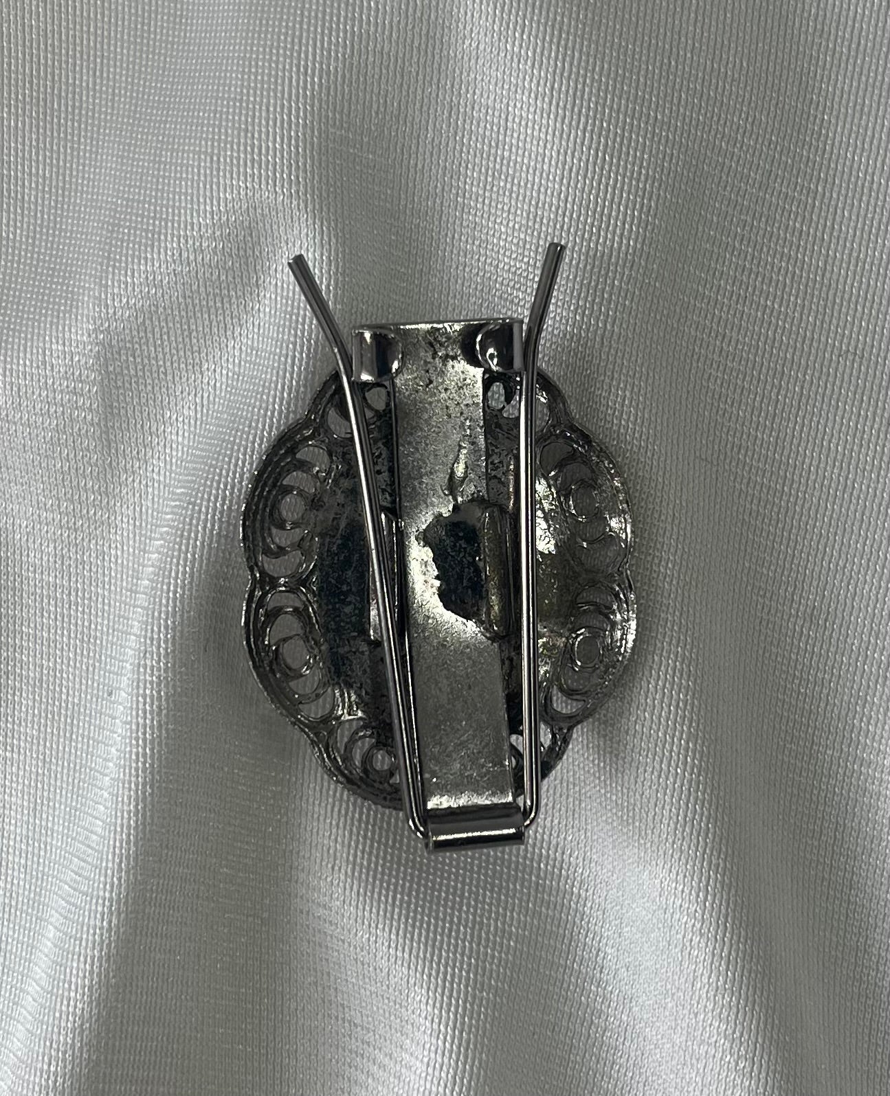 Vintage Red Cabochon Silver Tone Filigree Scarf Clip