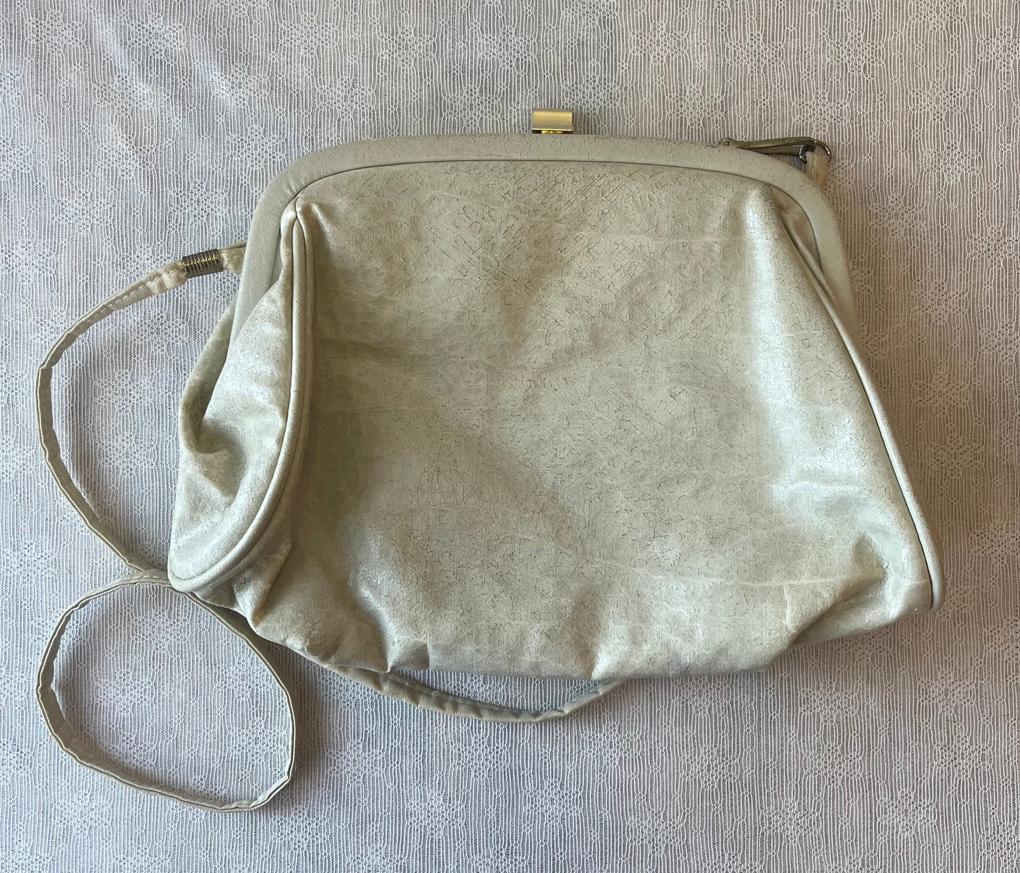 Vintage Bonni Jane Cream Leather Crossbody Bag with Ruched Detail